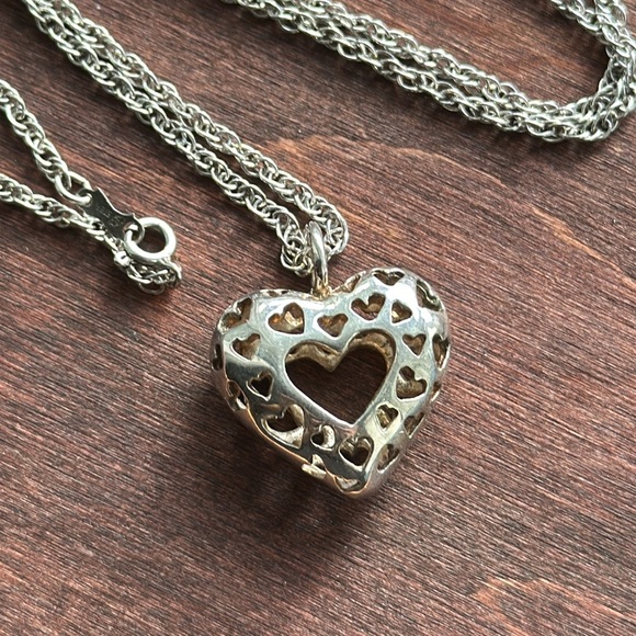 NWOT STERLING Stamped Chain + Heart Shape (Heavy) Pendant - Picture 3 of 7